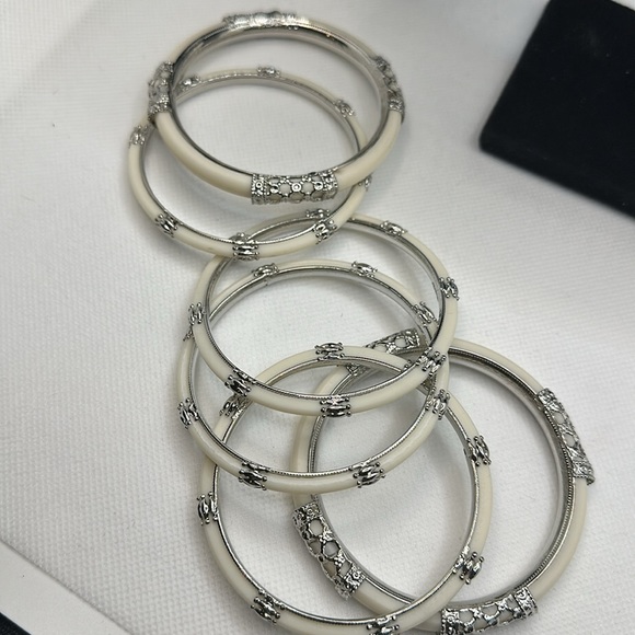White and silver fashionable bracelet, set of 6 - Picture 2 of 2